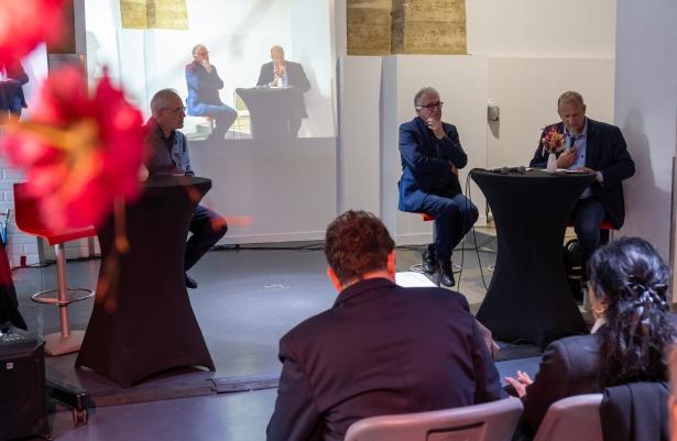 Conférence de presse aux Halles